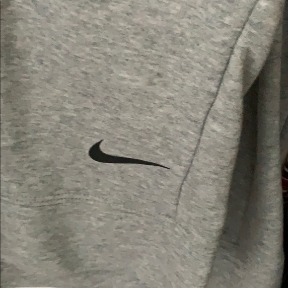 Nike long sleeve wi cut out back - Picture 4 of 4
